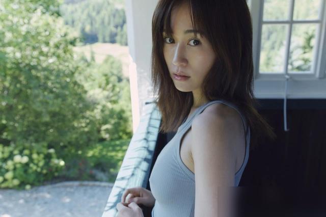 前田敦子一句“这是最后一本写真集”，多少人信了？老炮儿告诉你，这话里头，有点意思