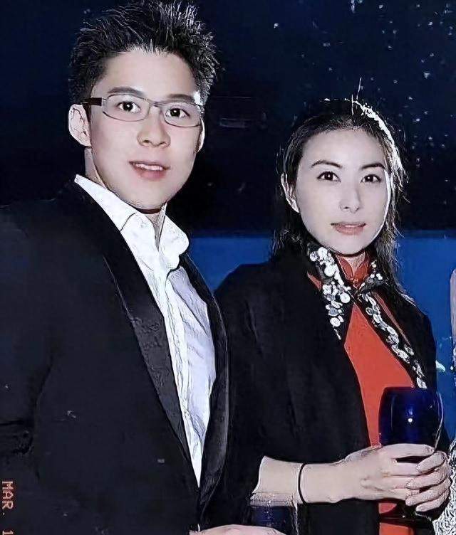 郭晶晶被追问生活费，高情商回应曝光，网友：这才叫格局