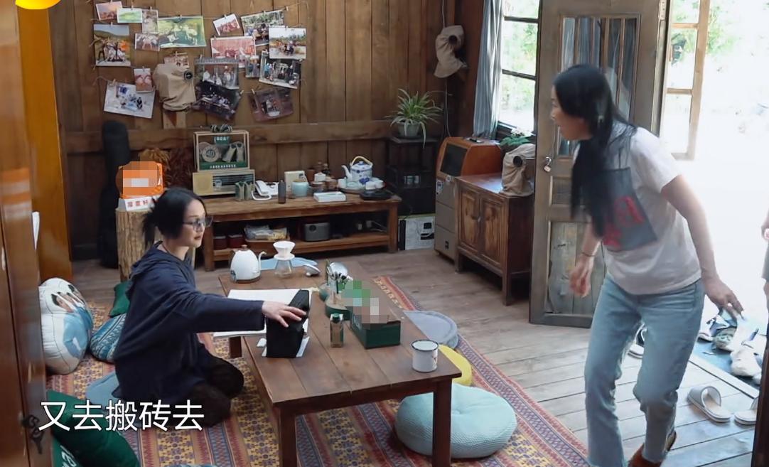 那英劝周迅千万别去“浪姐”，又劝瞿颖入场，这算是什么操作？
因为在蘑菇屋里邂逅周
