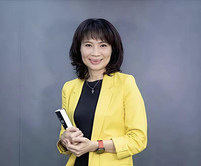 郑丽文又出手了，聘请陈凤馨为国民党文传会副主委。

​郑丽文是要为国民党在202