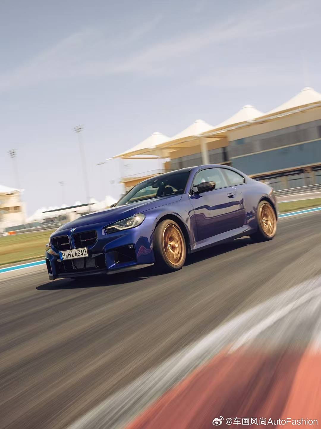 【7分25秒534！全新BMW M2 CS登顶纽北】紧凑车型首破7分30大关，绿