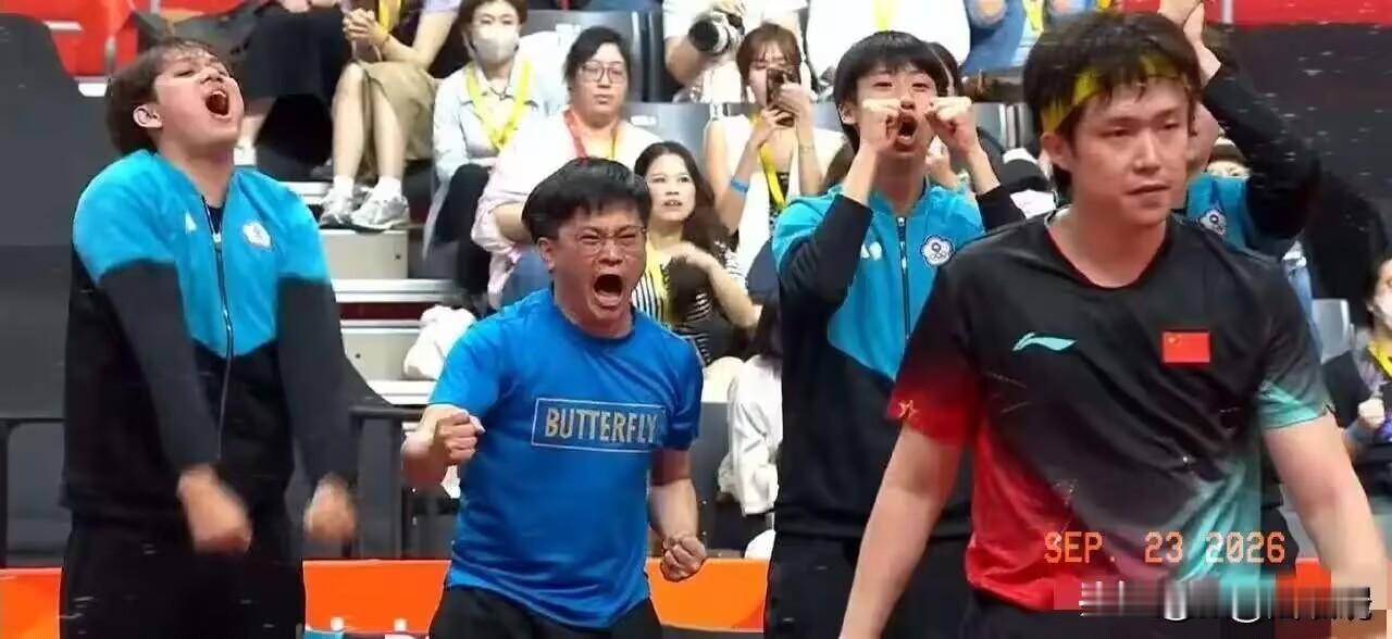 中国台北男乒主教练王翊泽尴尬了
 
亚运会男团半决赛，王楚钦在2:0领先的情况下