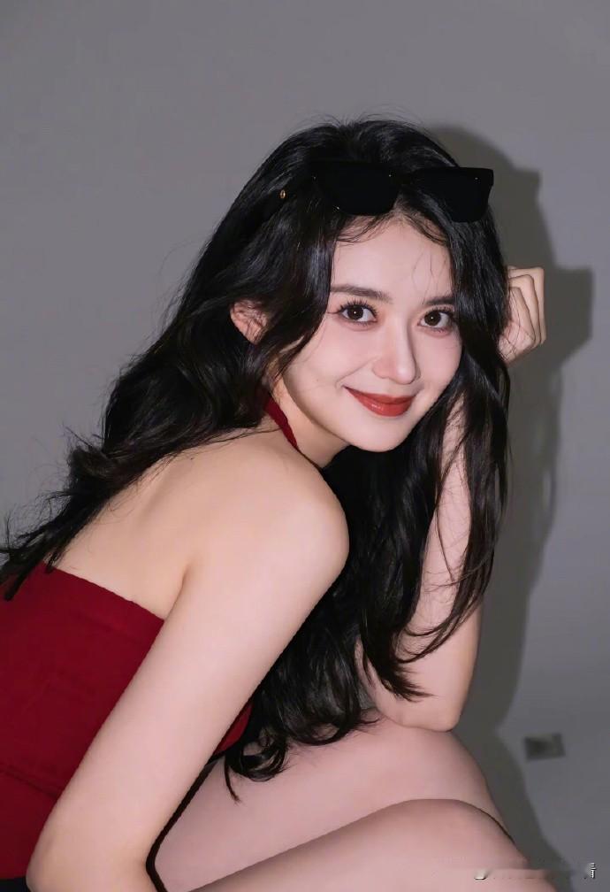 高亚麟可以理解，但徐梓钧真理解不了！

徐梓钧本人还挺漂亮的，和娱乐圈小的小花也