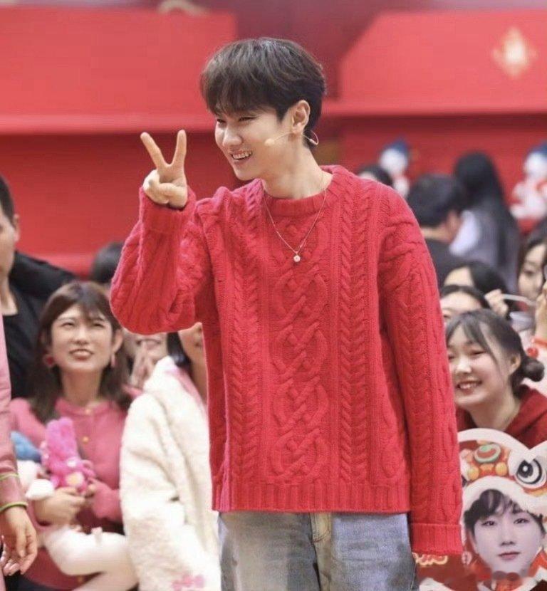 泷式幽默预定名场面！ 汪苏泷带着他的“碎嘴子”属性来辽宁春晚了，又唱又演疯狂上分