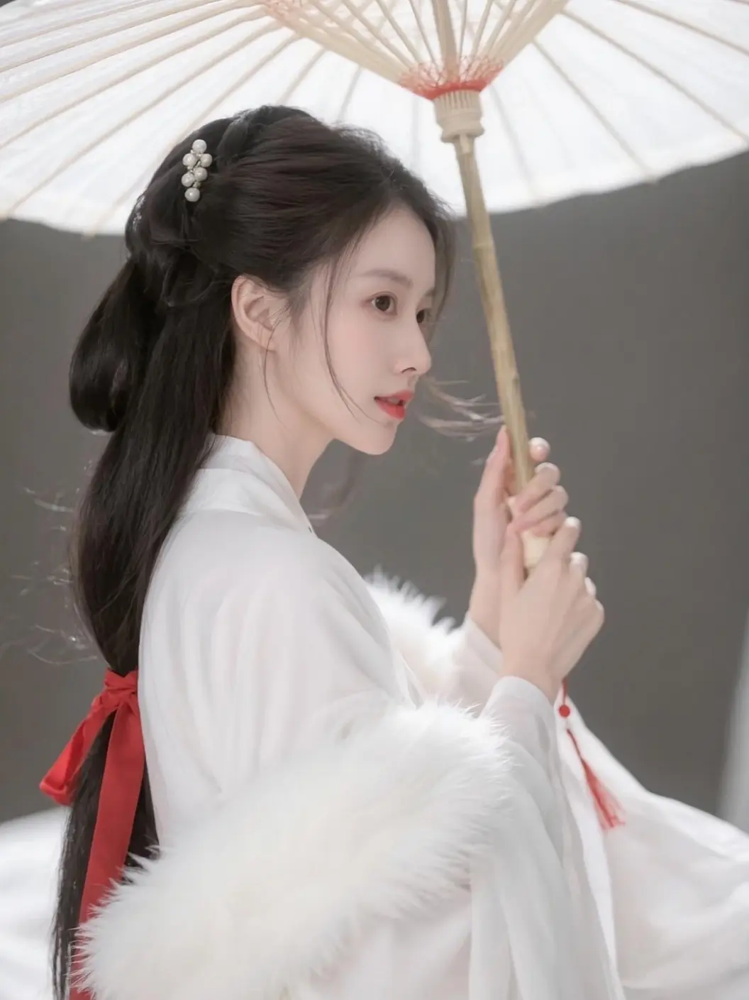 城南以南不在蓝，城北以北不在美。城中从此不在挤，从此心中再无你。城东已...