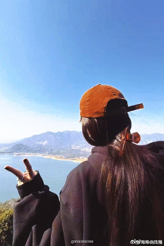 杨幂国庆节想自驾旅行 国庆和杨幂一起自驾的机会来啦！她带着大热旅行车征集攻略，之