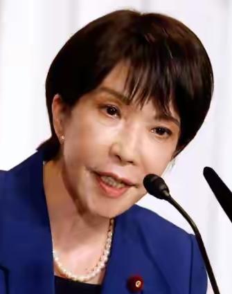 高市早苗，将成为日本首位女首相。

撒切尔夫人，英国历史上首位女首相。

默克尔