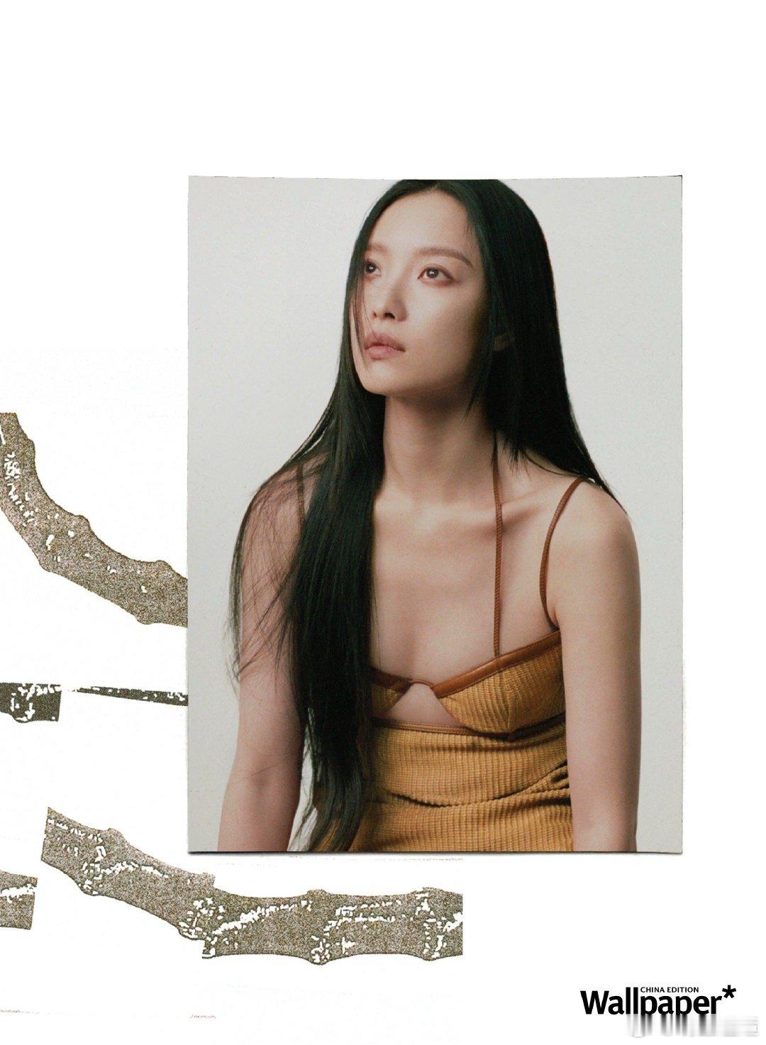 倪妮中国风黑长直造型的《Wallpaper中文版》三月刊封面太绝！黑长直搭配质感