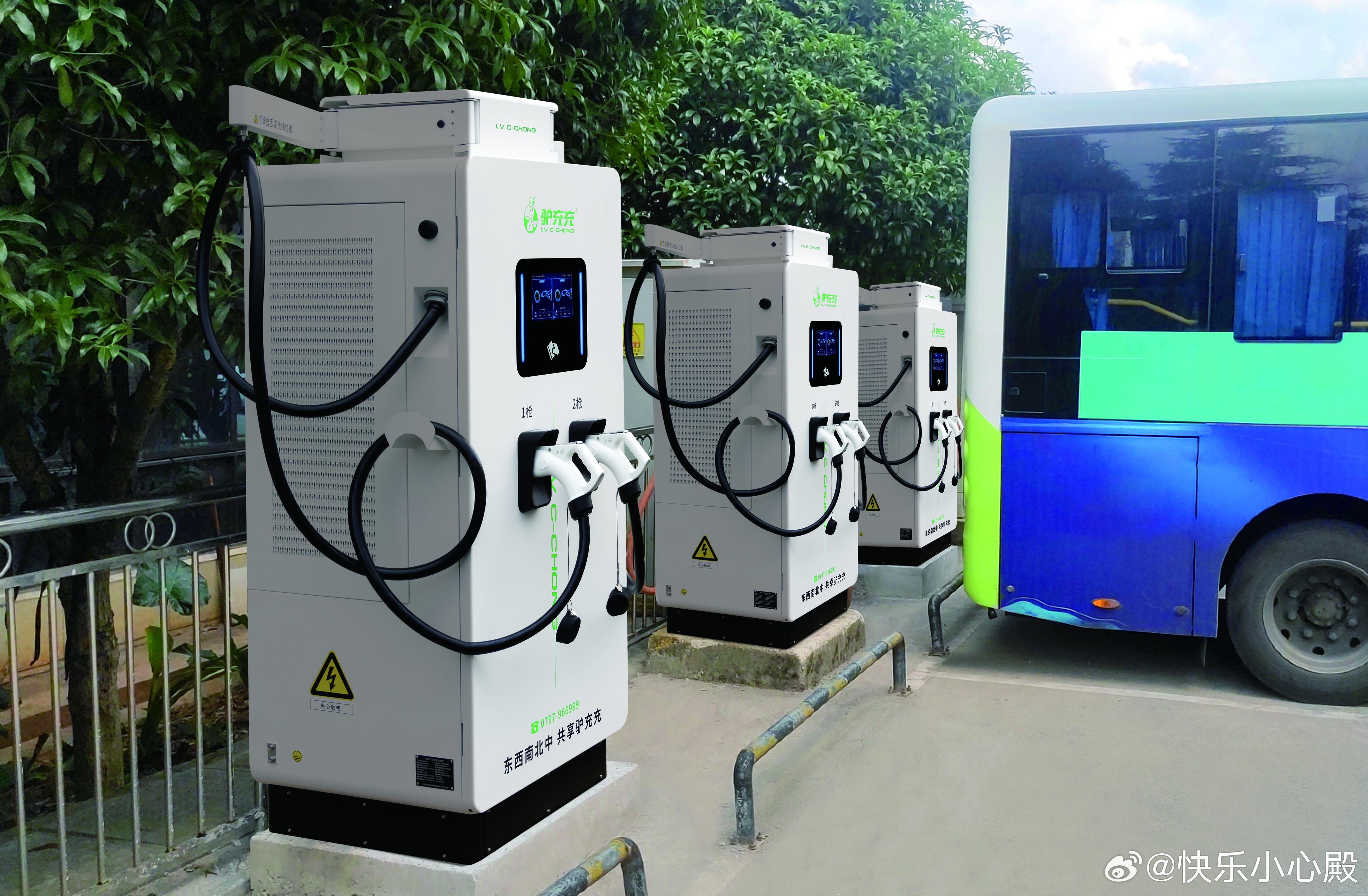 驴充充：2026年重卡充电桩好做吗？“又一辆电动重卡进站充电！”在江西某物流枢纽