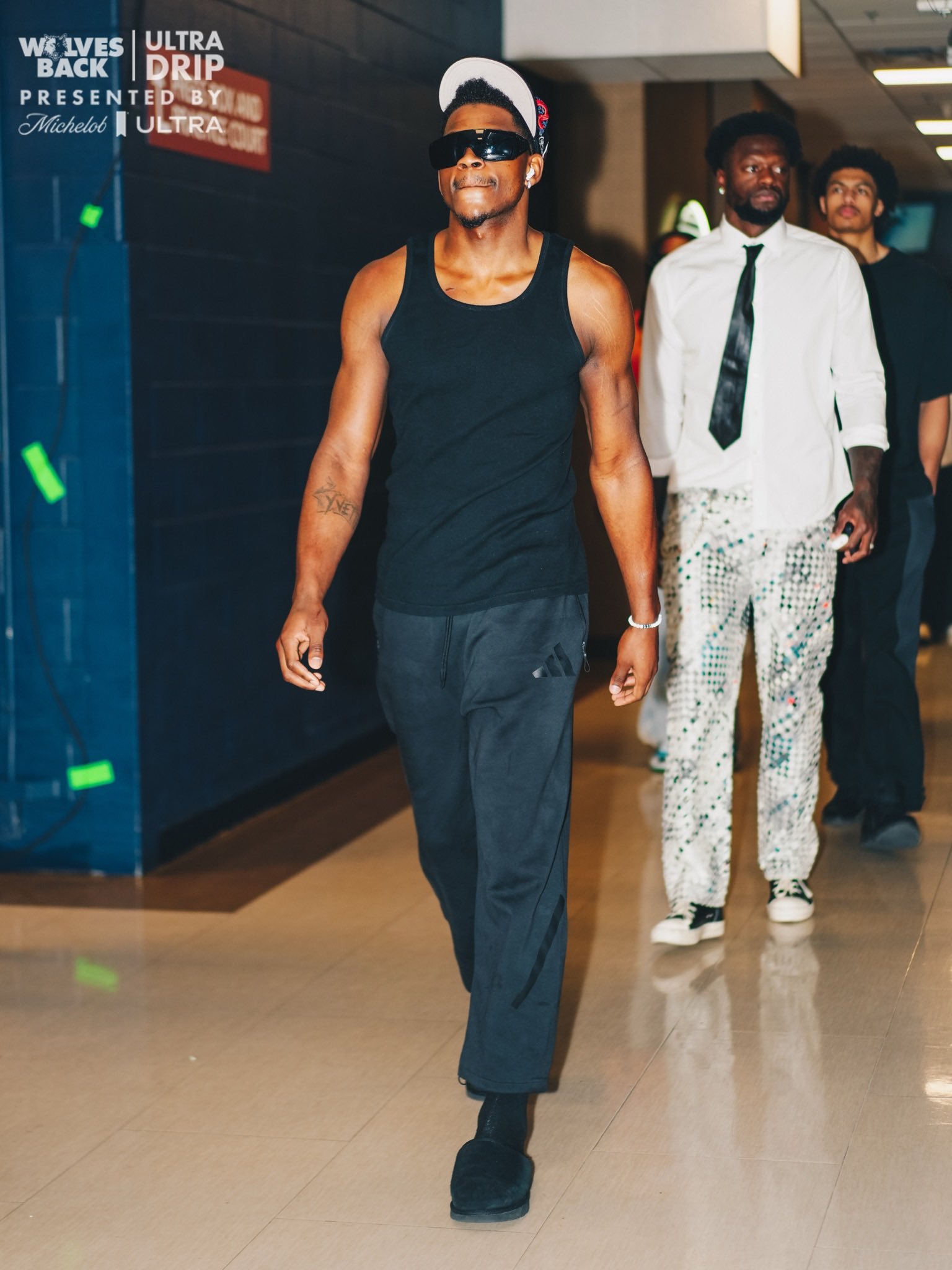 华子这膝盖…森林狼看起来很难了nba