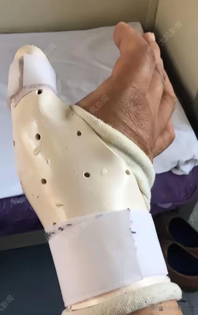 内蒙古呼和浩特，6旬男子曾在一家血液中心任副主任。一次开会时，因和一下属意见不合