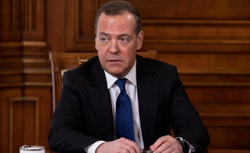 梅德韦杰夫戏称特朗普这位“和平卫士”又一次露出了真面目！他说，美国总统特朗普这位