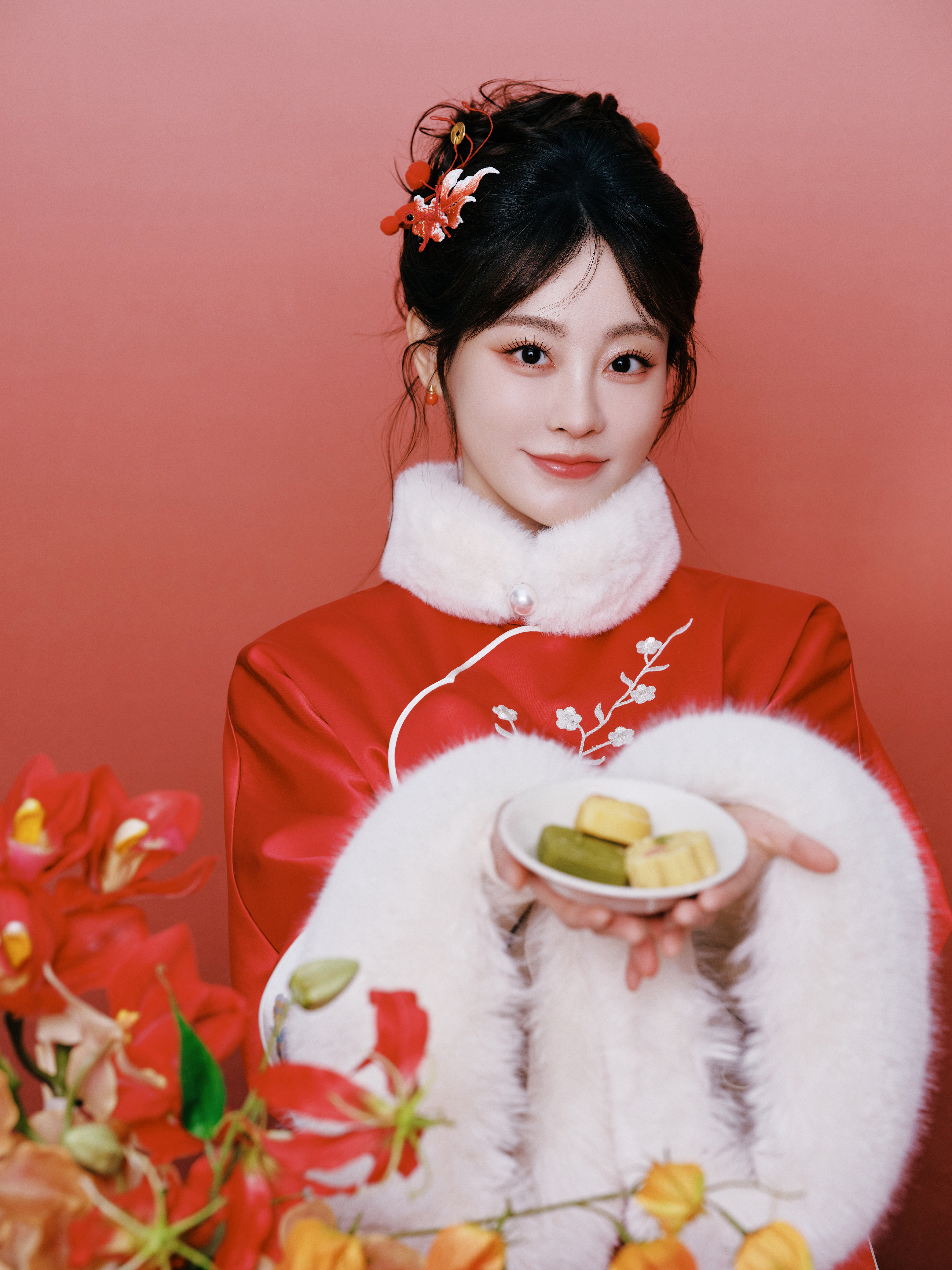 祝绪丹祝绪丹接了一米长麻花辫祝绪丹亮相哈尔滨分会场 元宵节快乐