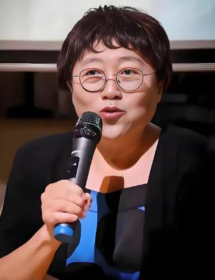 性学专家说：
“男人追女人，就是为了睡她，
二十岁是这样，四十岁是这样。

六十