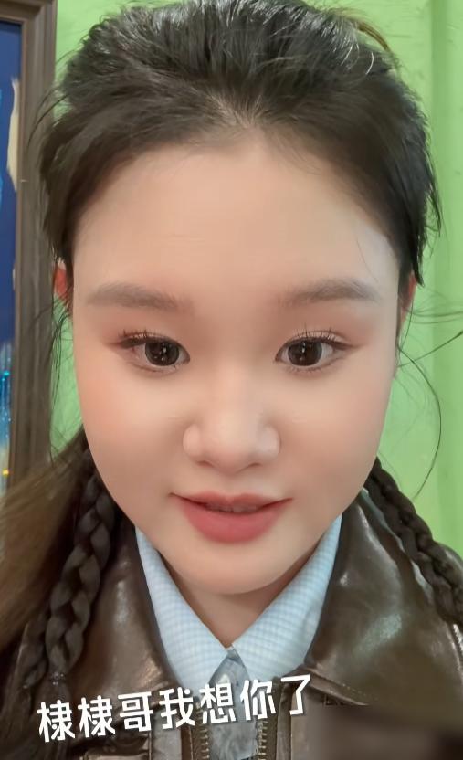 张家齐和王鹤棣都是草根出身，家庭是负担，帮不上什么忙，需要他们照顾家庭。
但是都