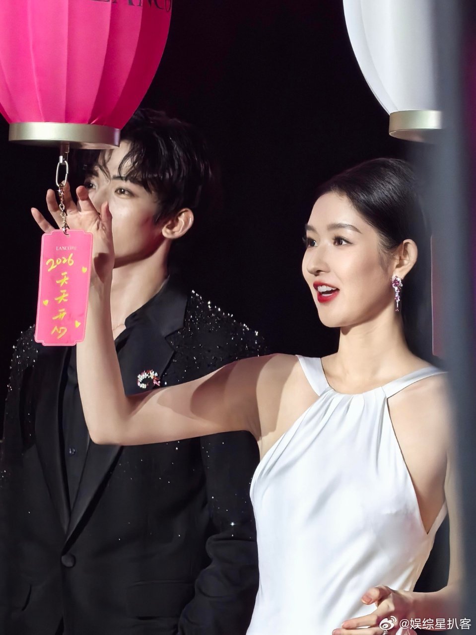 王玉雯常华森豪门姐弟 成都线下同框太绝了！王玉雯自带千金贵气，常华森是桀骜不驯的