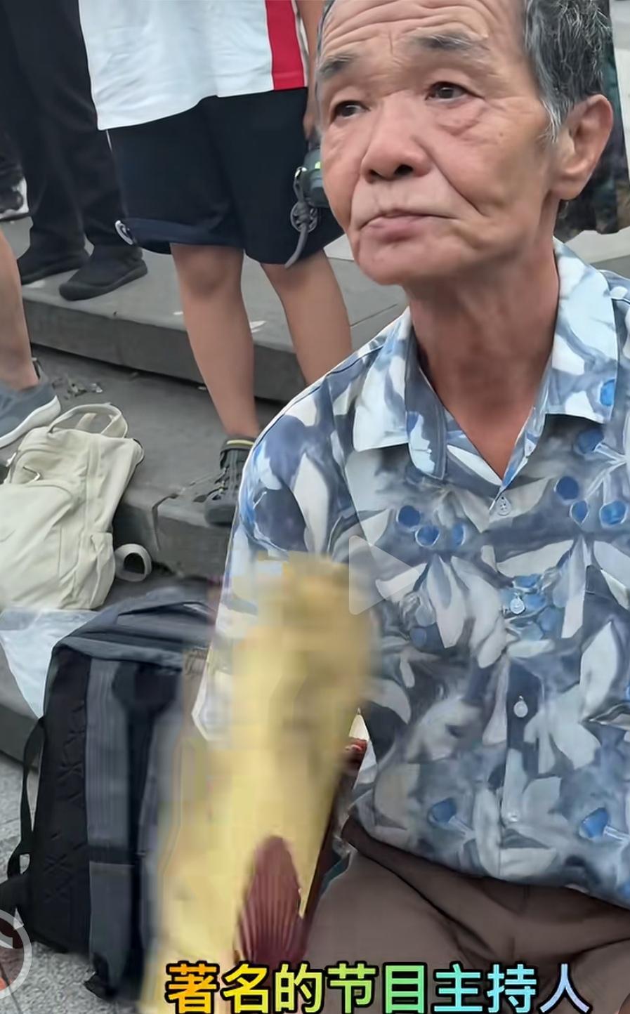 北京王大爷，就是大爷，真牛啊！
     北京轮滑舞的王师傅，自从火了之后，一直