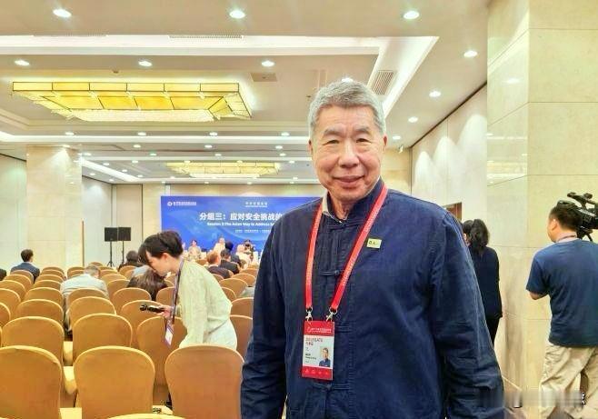张亚中说，现阶段，两岸更应该聚焦讨论“和合”议题，不必急于讨论“两制”。显然，张