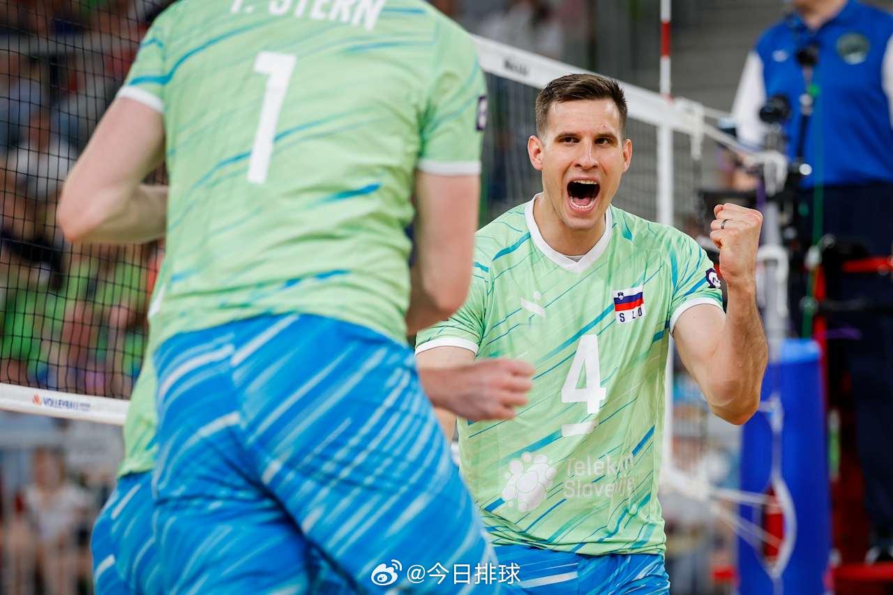 【2025世界男排联赛 分站赛第三周：荷兰男排0-3斯洛文尼亚男排】北京时间18