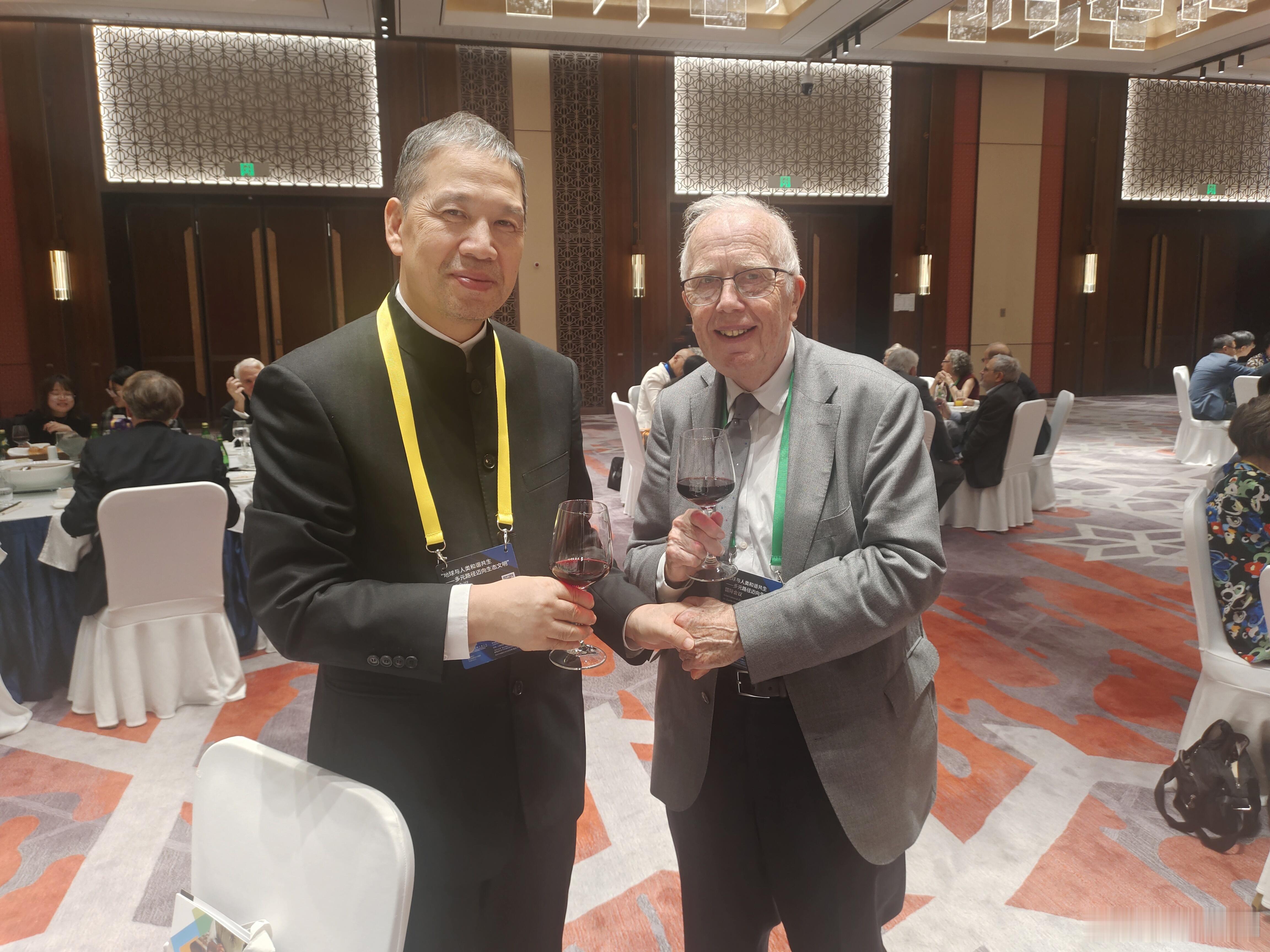 擘画绿色未来：周晋峰与James Crabbe共推可持续发展与工程技术深度融合世