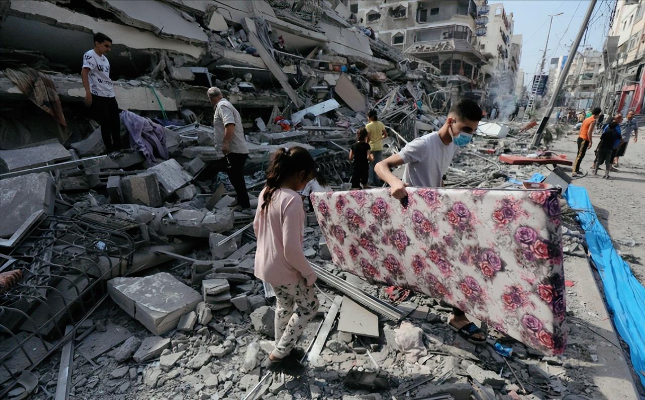 太打脸了，天天把人权挂在嘴边的美国这下被自己人揭穿老底了。
 
美国议员毫不遮掩