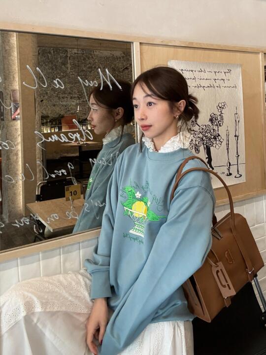 可爱花瓣衫