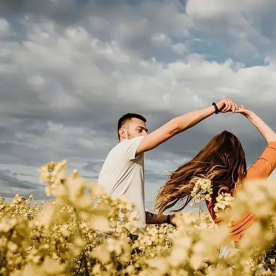 我是个爱多想的人，没事做时总爱胡思乱想，今天回想了十几年婚姻的点滴，觉得某人除了