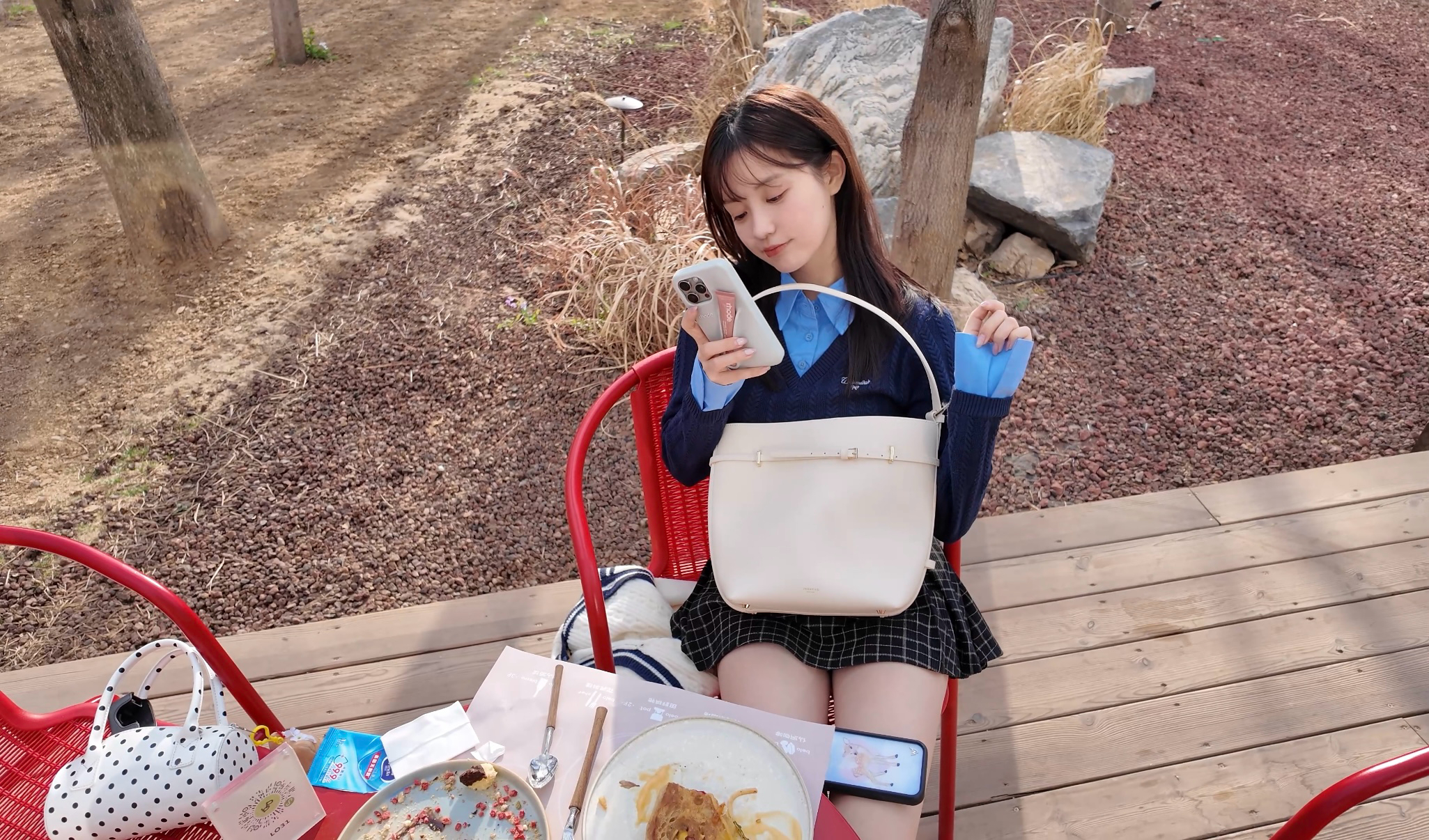 兔然一击 春天有花🌸有好朋友👭还有自由和希望[小繁花]～～ ​​​