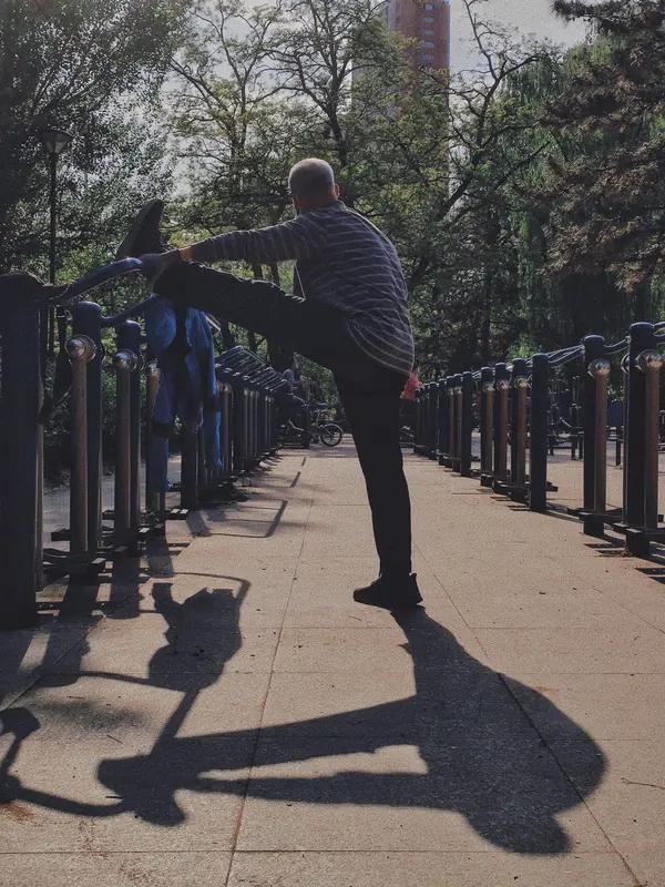 退休的你每天都锻炼身体吗大把的时间，没有理由不锻炼身体了，锻炼身体让我身心舒舒畅