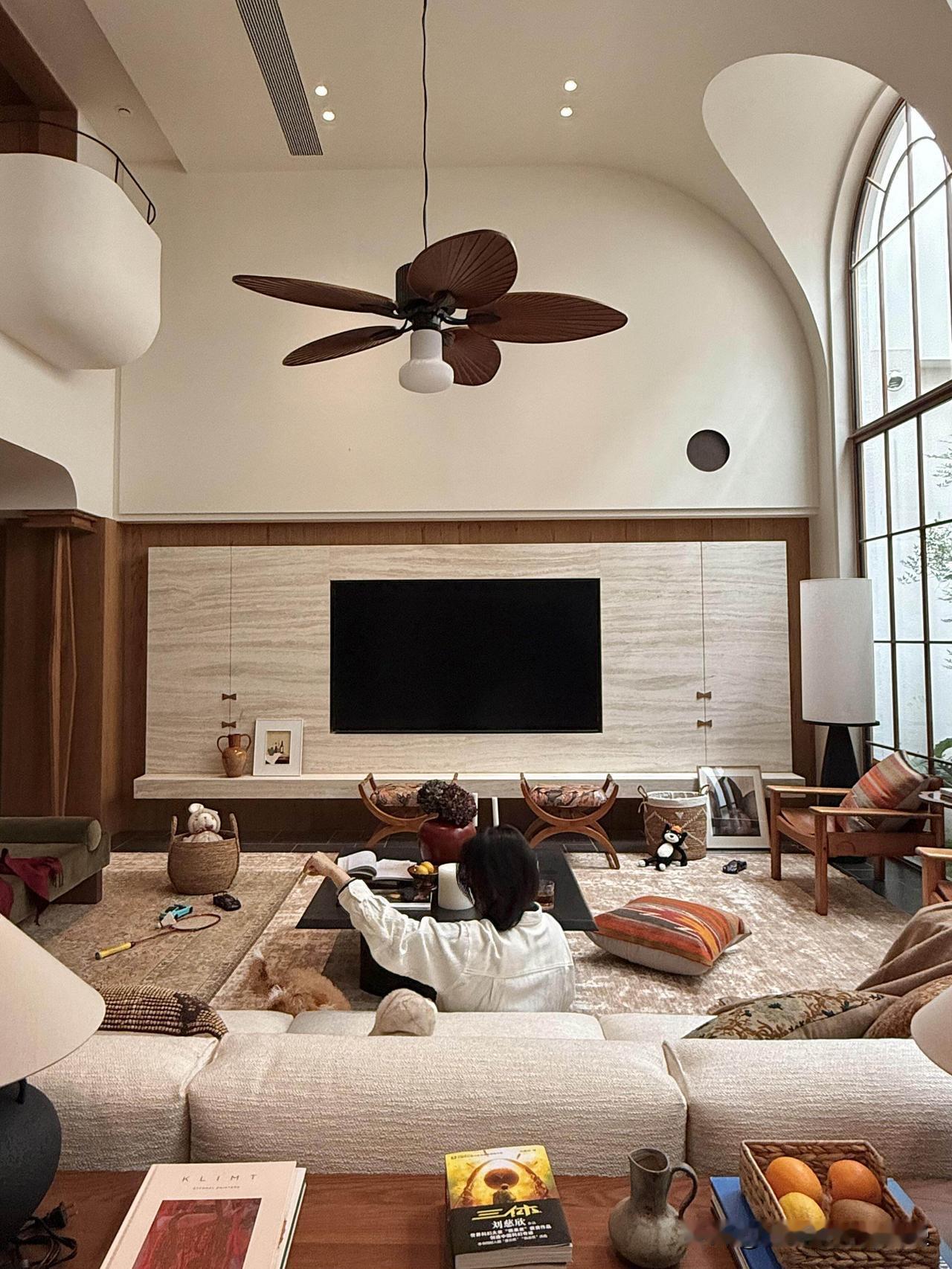 我总结了一下为什么地下室这么受欢迎的原因
	
最终详细讨论了后，也看了一下邻居家