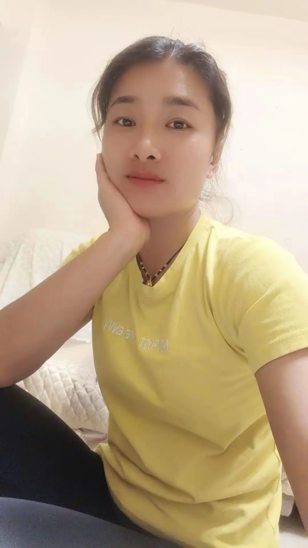 时光跌跌撞撞，季节来来往往，没有动态的日子都在认真生活。