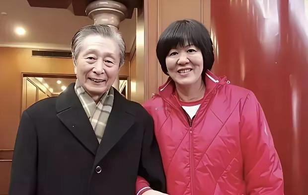 郎平宋世雄，
昔日有大名。
一个解说员，
一个是主攻。