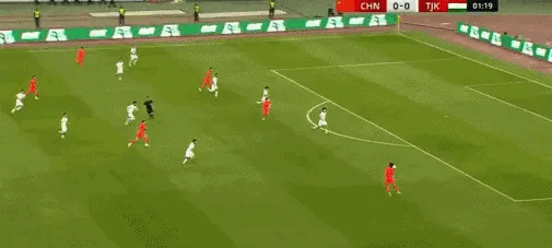 半场比赛结束 中国U23国足2-0塔吉克斯坦U23，木塔力甫闪击，张瑷晖头球破门