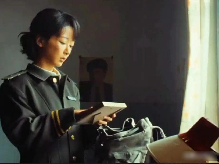 《生命树》邵云飞离开那天白菊没有来相送，而是一个人偷偷的在看照片……邵云飞虽然嘴