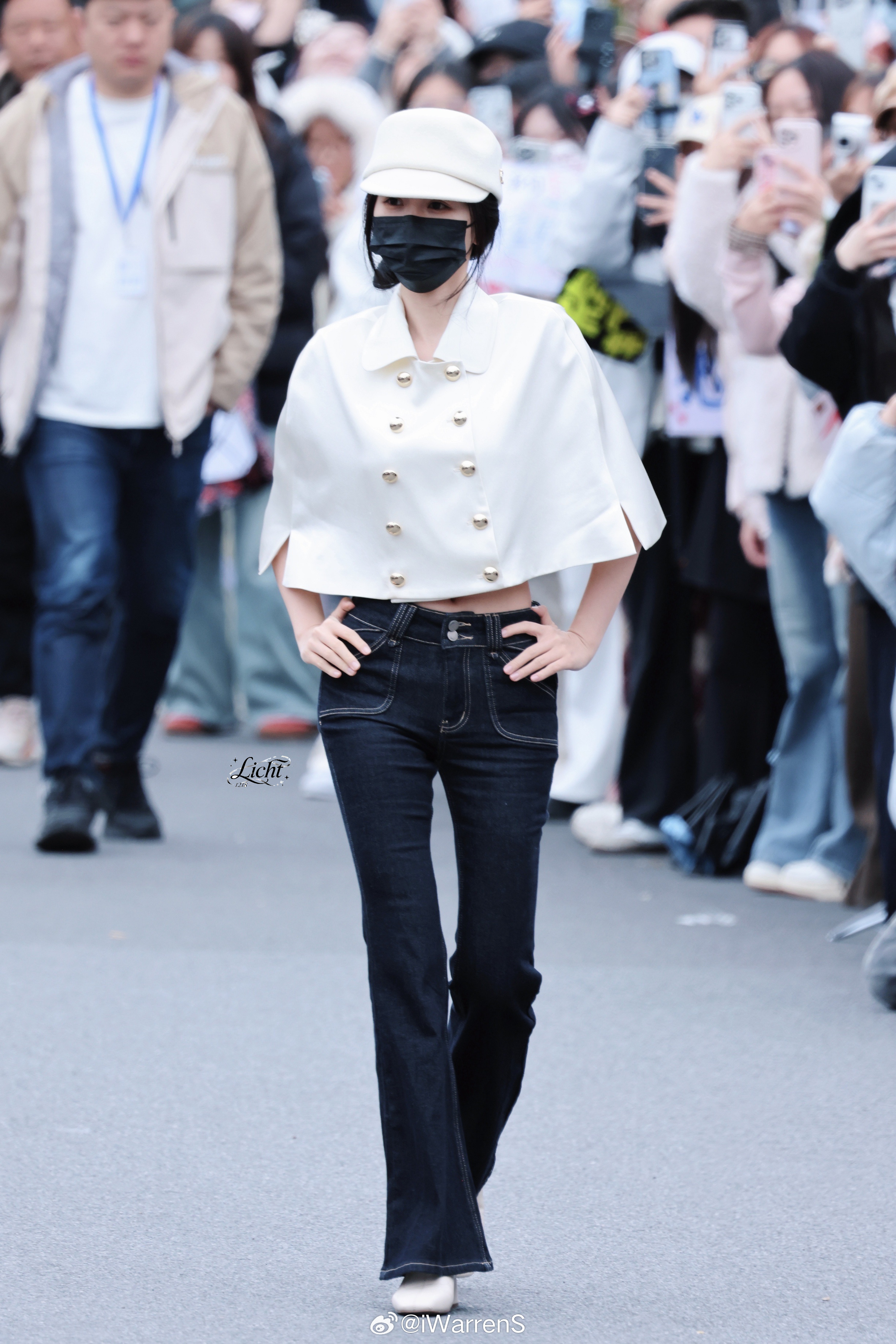 虞书欣云初令杀青上班路透图真的好美啊！欣欣子一直都是那么那么真诚啊！虞书欣杀青给