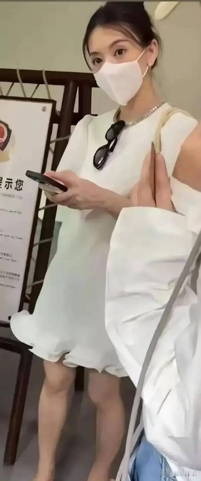方媛，和普通人没什么区别！

昨日，刷到方媛在云南的生图，差点没认出来，生图和精