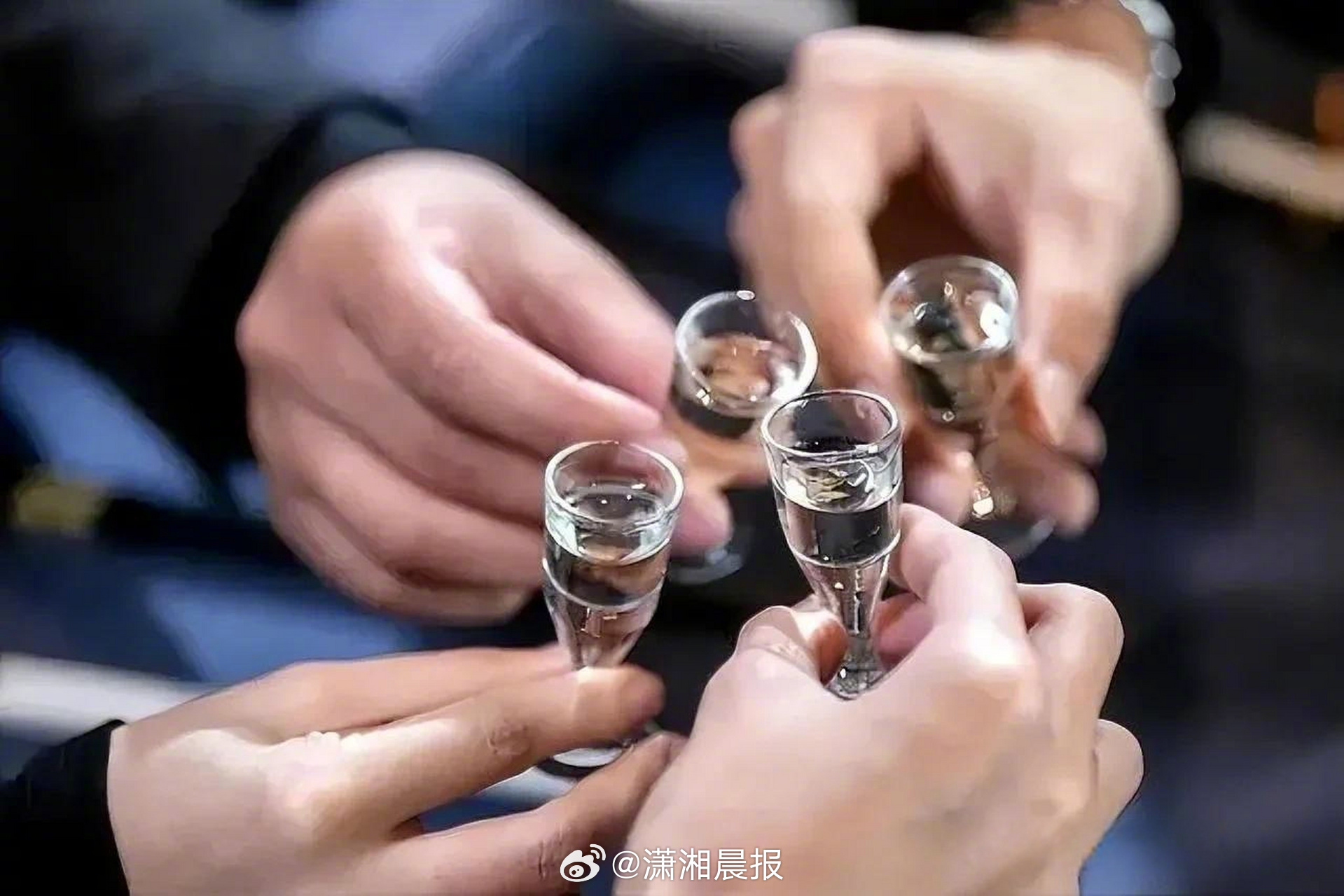 【#一句能喝把高血压患者送进ICU#】#专家辟谣喝酒不上脸代表酒量好#“你喝酒不