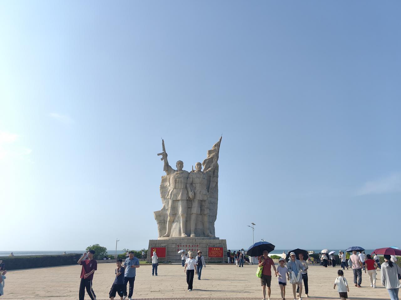 1950年5月1日，海南岛解放了。如果当年解放军一鼓作气，也把台湾岛一起给解放了