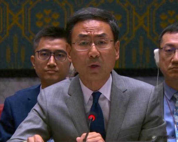 安理会出现争执！美方又抹黑中国，中方代表回怼：美国有什么资格
 
近日，在一次关