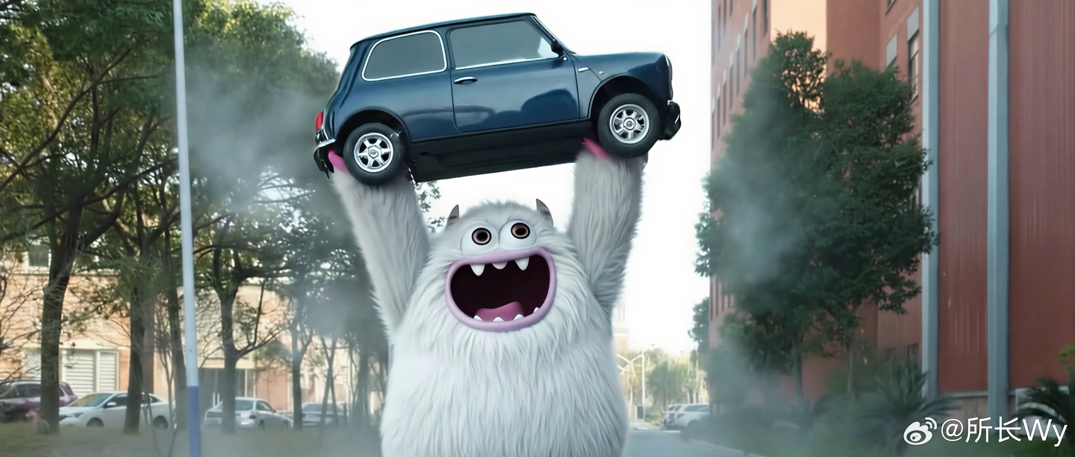 大车吃小车别克世家内能停一辆车