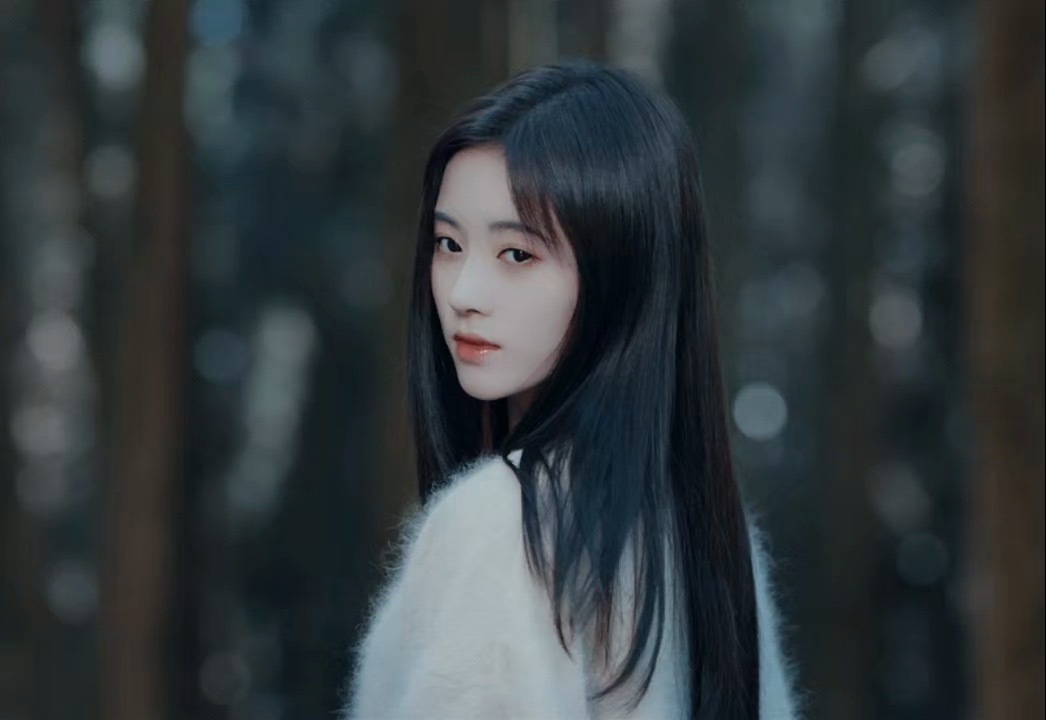 鞠婧祎  jjy鞠婧祎来战 jjy鞠婧祎阿黛 我们是漂泊的雪，脸颊的泪，和温热的