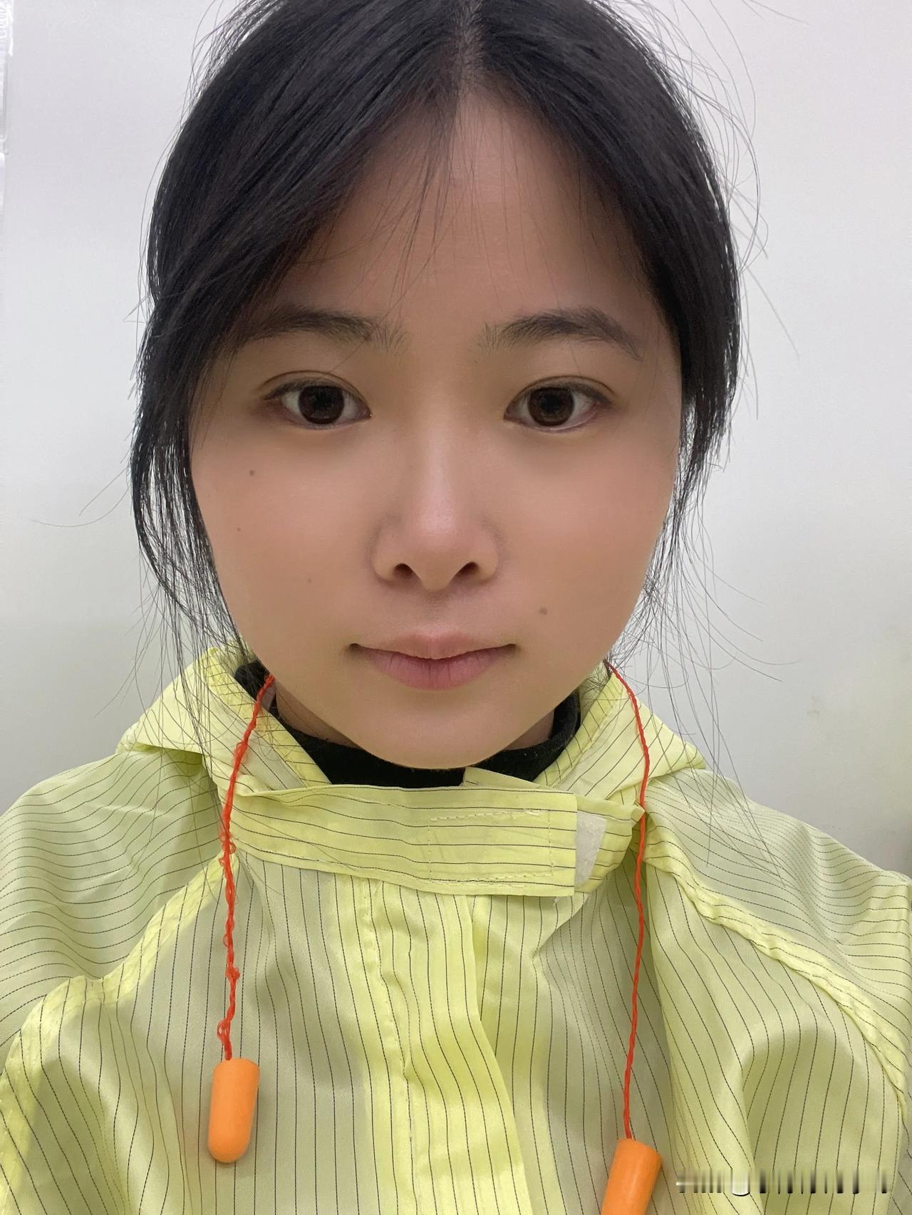 靓女夜班总算是下班  距离周六休息还有3个夜班