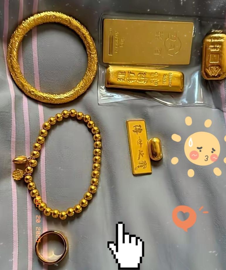 老妈在嫂子的怂恿下，把我这么多年送她的金子卖了20多万，钱存到了她孙子我侄子的卡