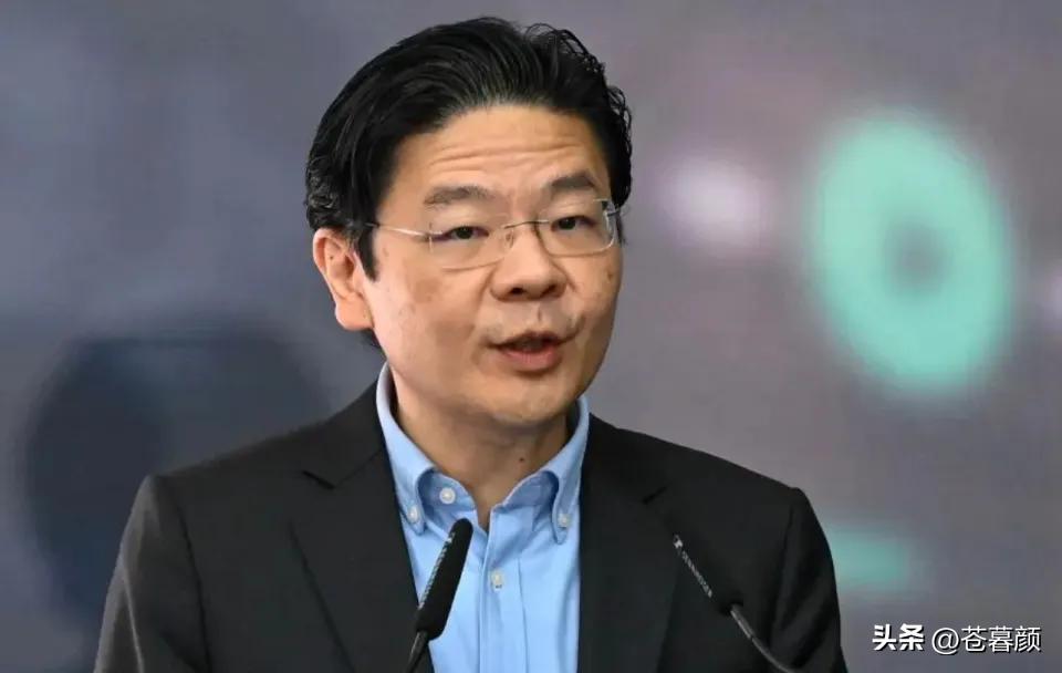 新加坡近期对华态度急转直下。从总理黄循财在钓鱼岛问题上脱口而出“尖阁诸岛”的日本