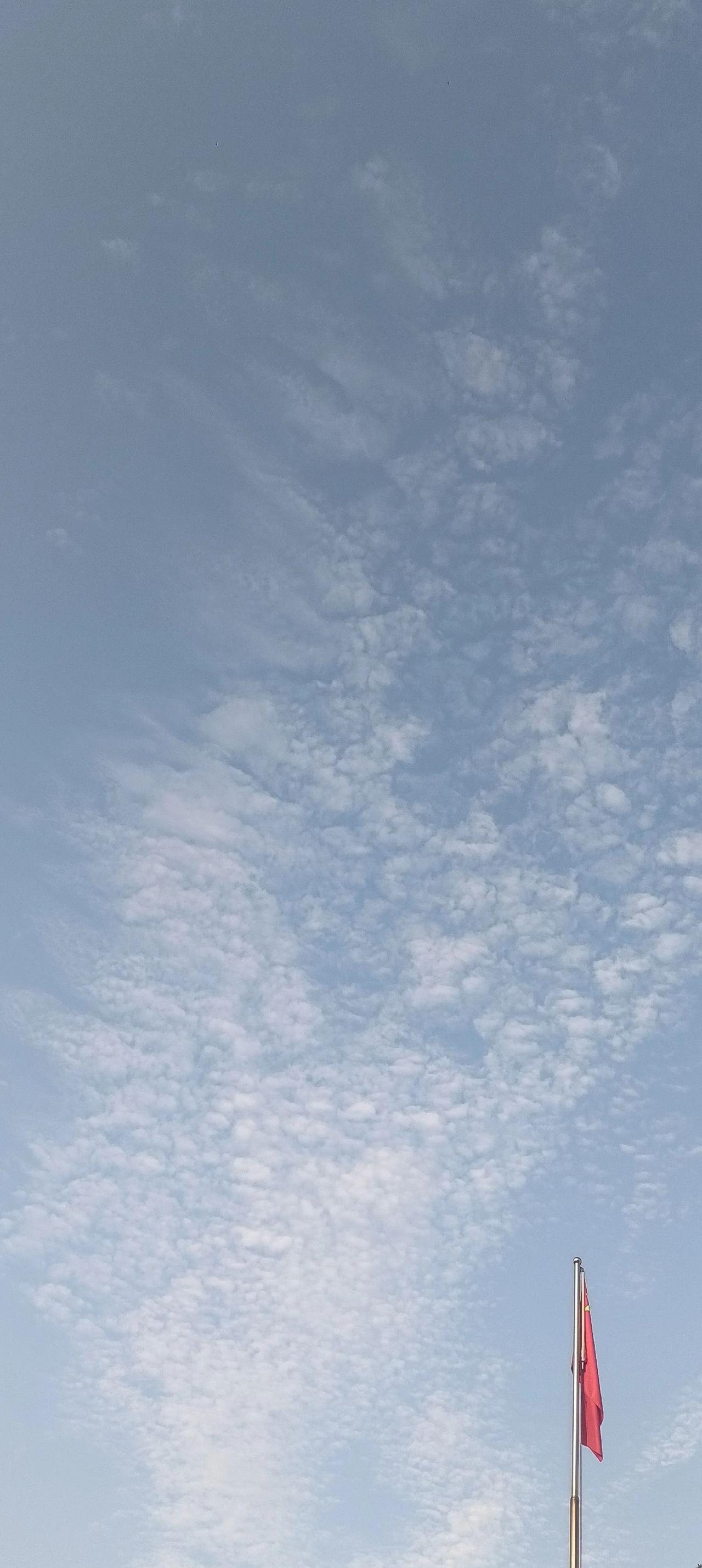 这一站，
在这里
感受清晨的天空之美！
