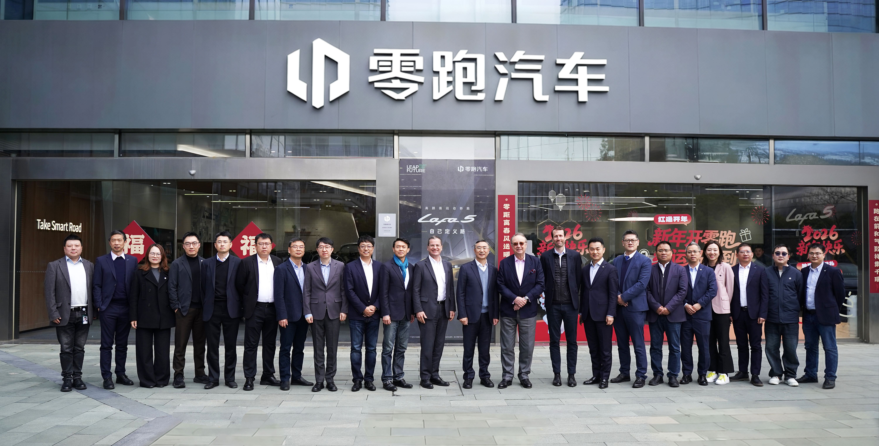3月4日，Stellantis集团副董事长罗伯特·标致一行到访零跑汽车。零跑科技