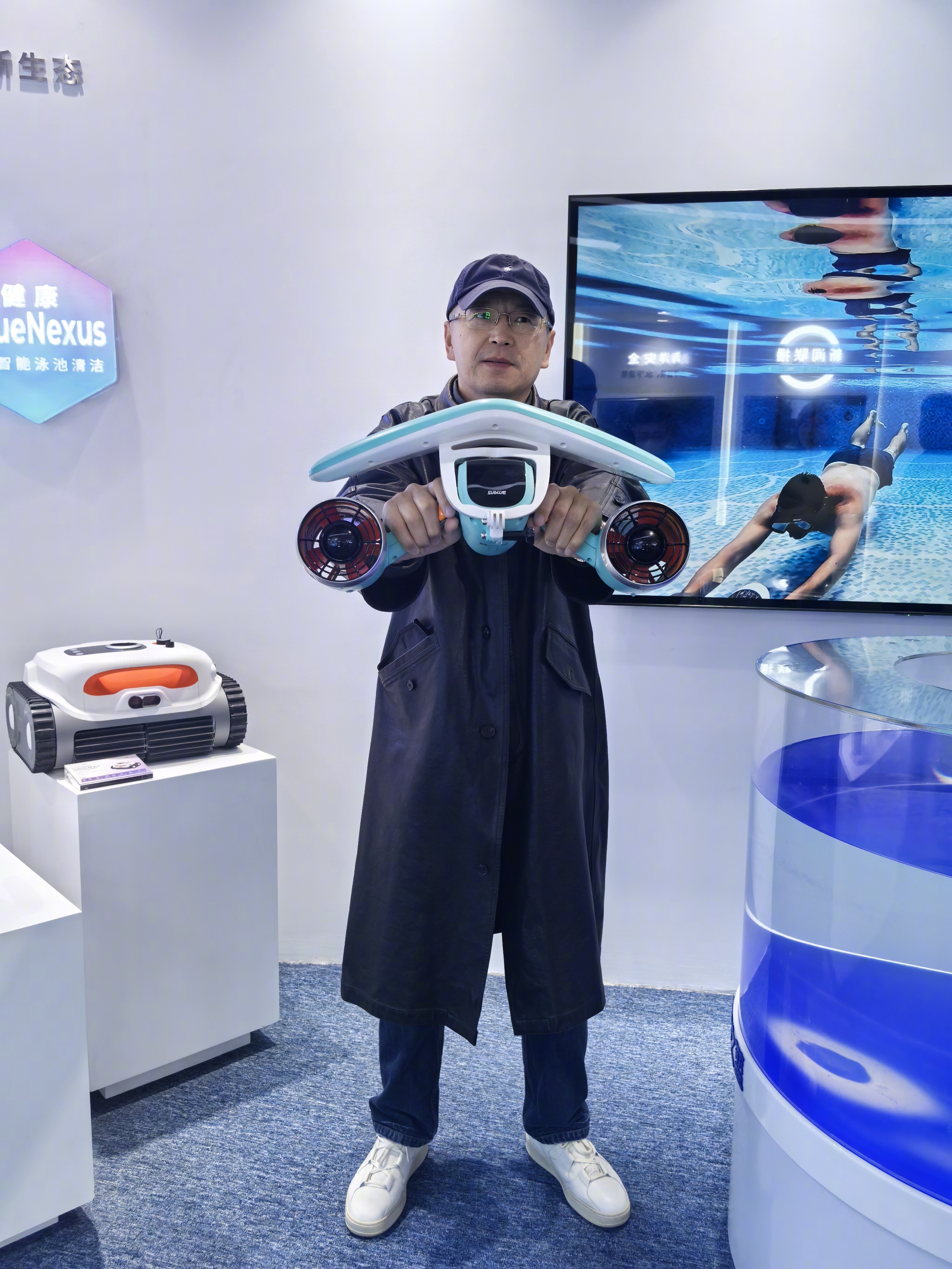 天津的深之蓝海洋科技公司是一个给人留下深刻印象的未来型企业，他们制造的产品都属梦