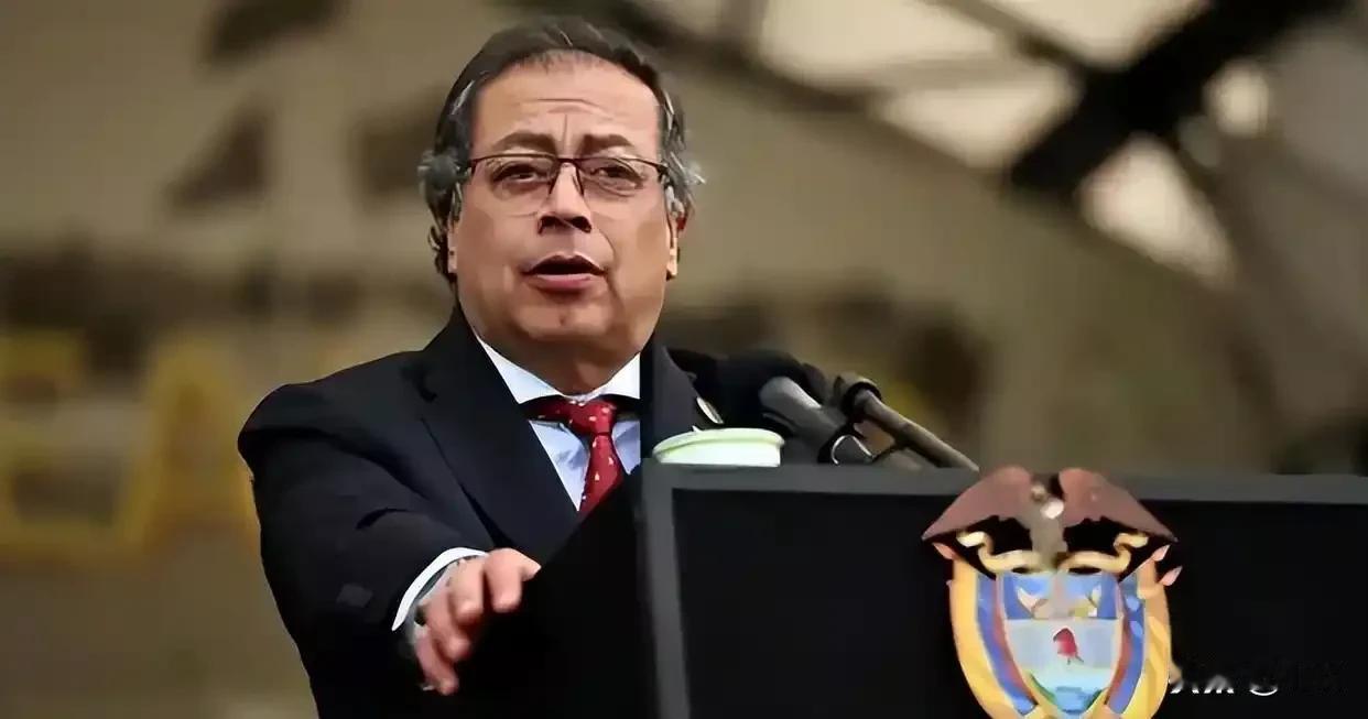 突发！美军抓马杜罗后，哥伦比亚火速进入一级战备！因遭特朗普公然威胁，3万士兵紧急