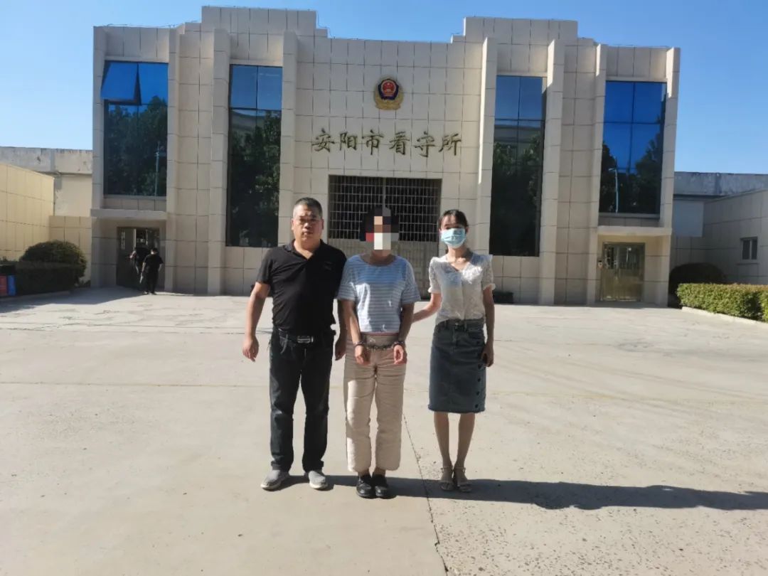 【#一农妇家中私设银行被刑拘#！警方：受害者多为老人】近日，安阳市公安局殷都分局