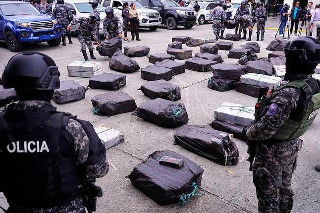 美军再辟新战场！特战队员突袭厄瓜多尔抓人？50名特战兵、320名厄国警员及美国缉
